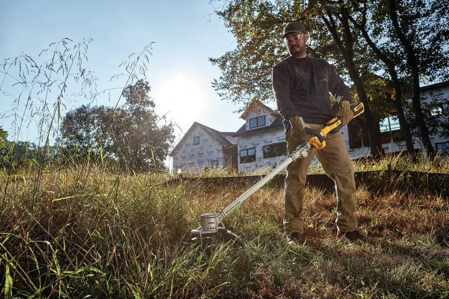 DeWALT 20V MAX 14 In Electric Folding String Trimmer Kit